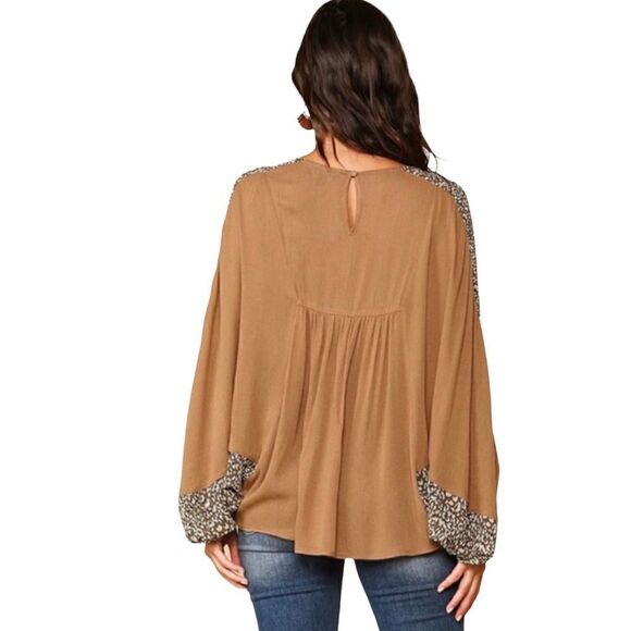 Leopard and Solid Mixed Dolman Voluminous Sleeves Top. 100% Rayon. S-M-L - Picture 3 of 3